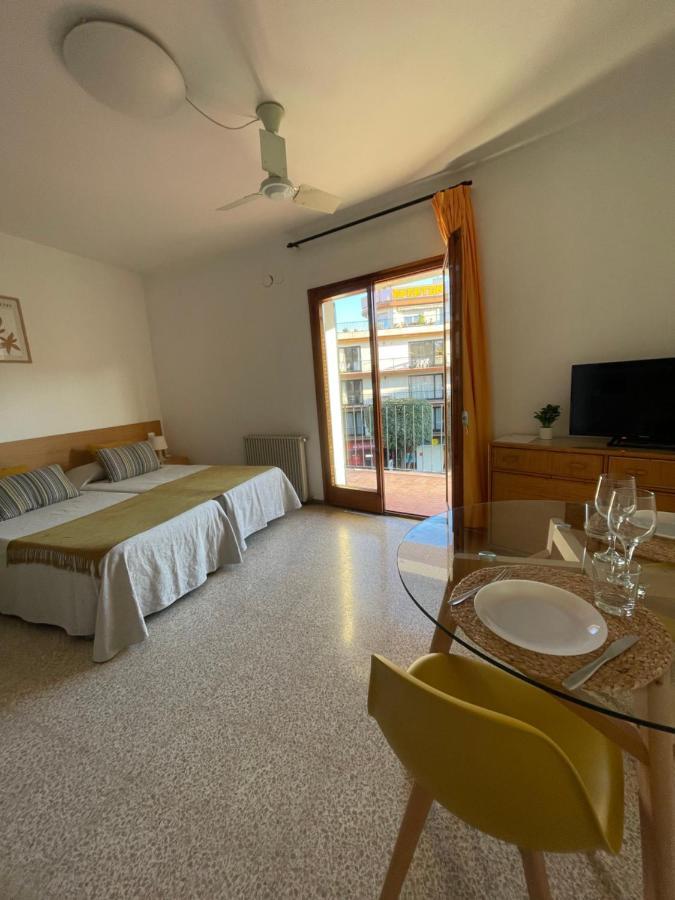 Apartamentos El Sol Tossa de Mar Exteriör bild